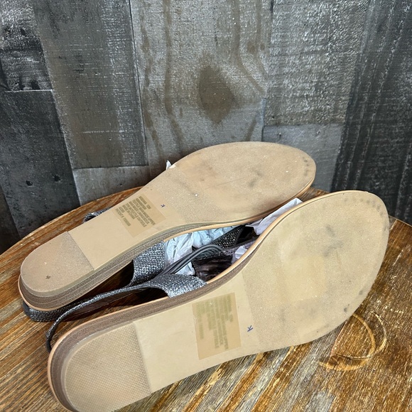 Sandals - Picture 2 of 3